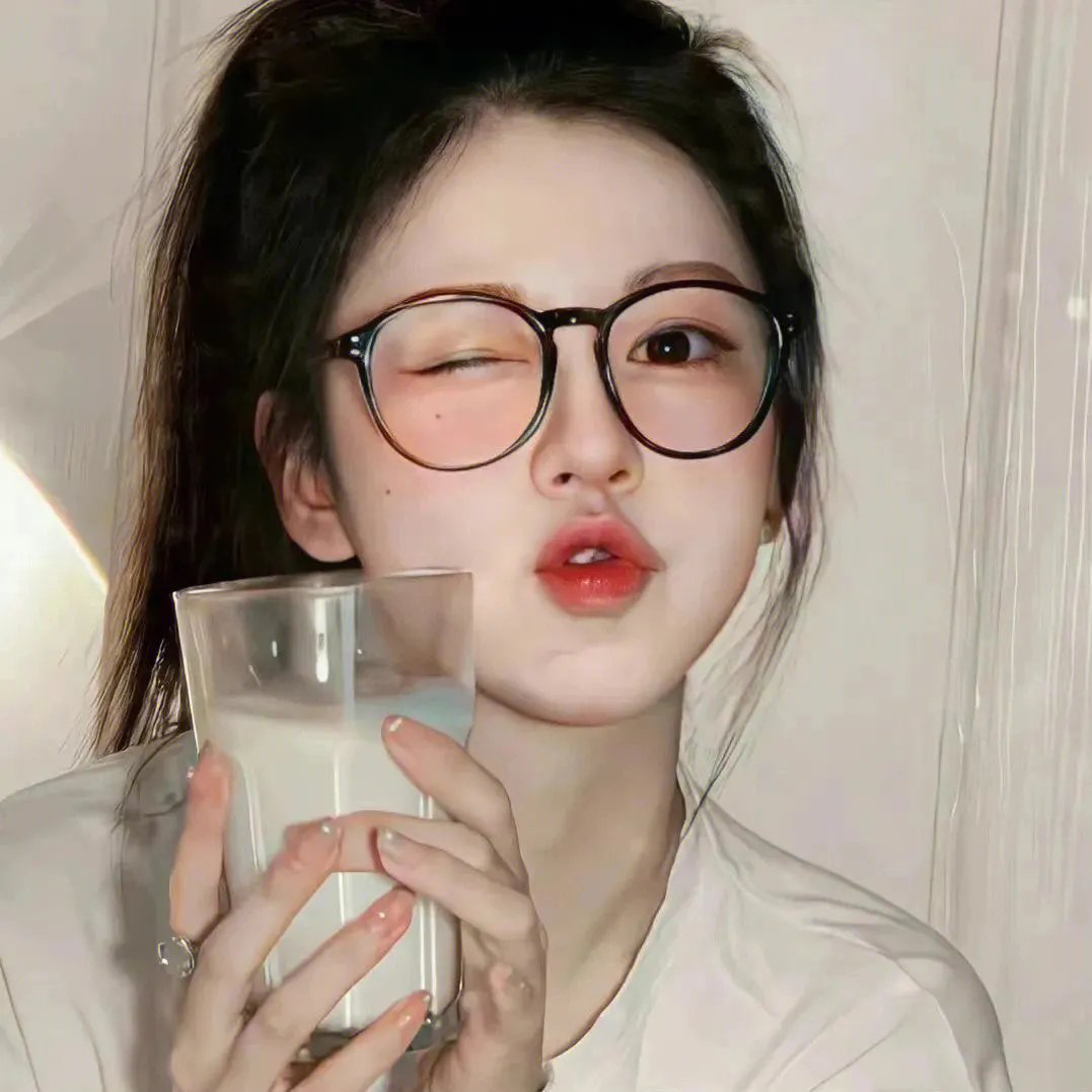 年轻女孩爱过来